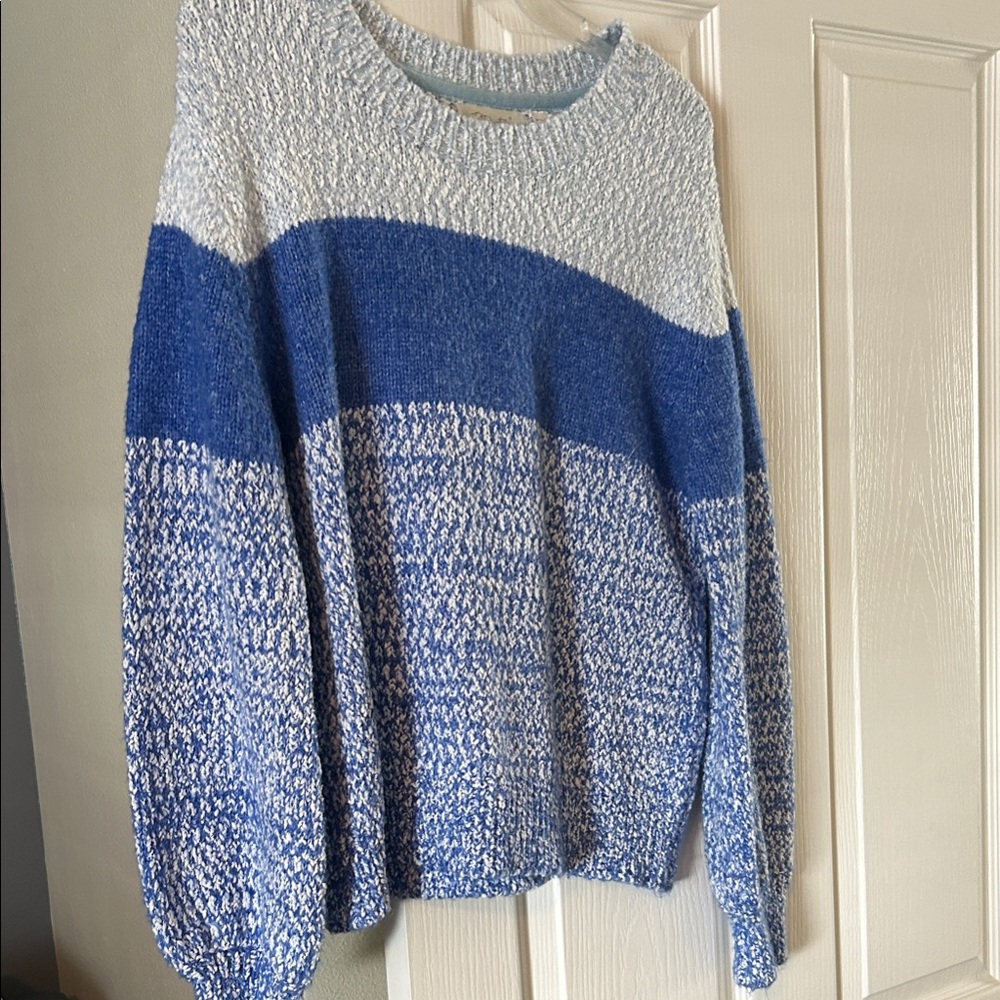 RD Style Two-Tone Blue and White Sweater